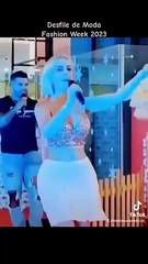 Dalia Durn se lanza como cantante y sus fans halagan su belleza pero no hablan de su voz
