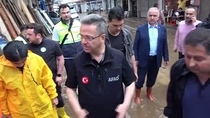 Giresun Valisi Enver Ünlü, Piraziz ilçesinde yaşanan sel afetindeki son durumu değerlendirdi