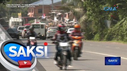 Rider, patay matapos masagasaan ng isa pang motorsiklo dahil umano sa gumulong na bola | Saksi