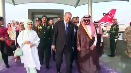 Download Video: Cumhurbaşkanı Erdoğan, Körfez turunun ilk durağı Suudi Arabistan'da! Gündemde ortak yatırım ve ticari faaliyetler var