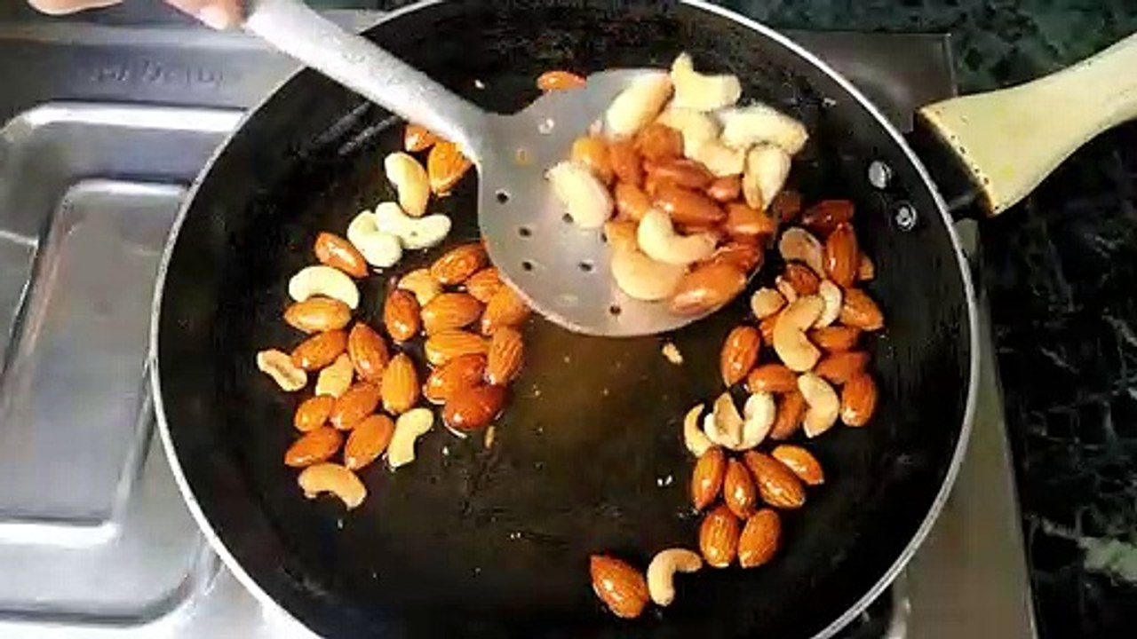 सर्दीयों के लिए खास घर पर बनी पंजीरी रेसिपी | Panjiri Recipe | Punjabi Style Panjiri Recipe | Food