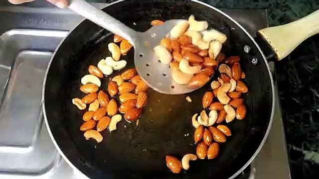सर्दीयों के लिए खास घर पर बनी पंजीरी रेसिपी | Panjiri Recipe | Punjabi Style Panjiri Recipe | Food