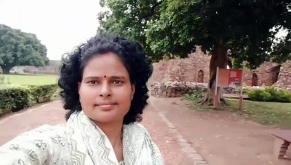 Pata nhi kon se kile me ghus gaye ham