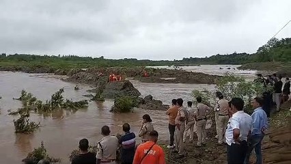 मौत को गले लगाकर लौटे 4 दोस्त, माता-पिता की प्रार्थना से बची जान- देखें वीडियो