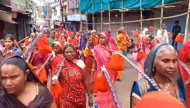 सेठानी घाट से शुरू हुई जटाशंकर कावड़ यात्रा हर हर महादेव से गूंज उठा नर्मदापुरम शहर यात्रा में सैकड़ों कावड़िया रहे मौजूद