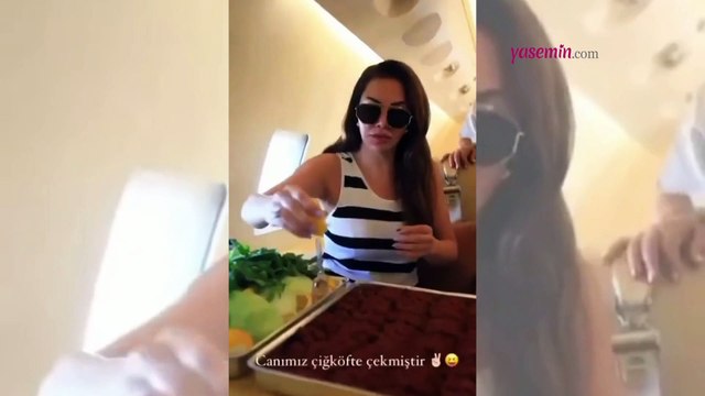 Ebru Yaşar'dan Kıbrıs konseri dönüşü çiğköfte partisi! Ekip arkadaşlarıyla uçakta...