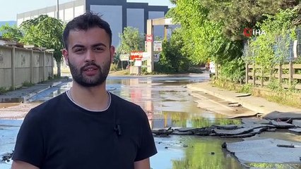 Sel suları asfaltı yerinden söktü