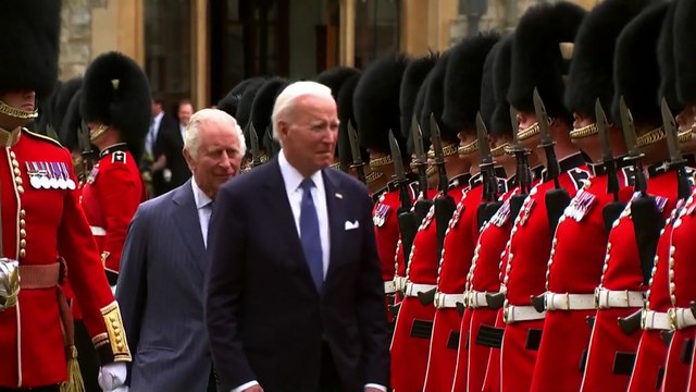 استقبال سلطنتی پادشاه بریتانیا از بایدن در قلعه وینزر پیش از آغاز نشست ناتو در لیتوانی
