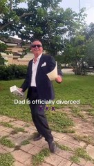 "Por fin libre": Hombre baila alegre tras firmar su esperado divorcio