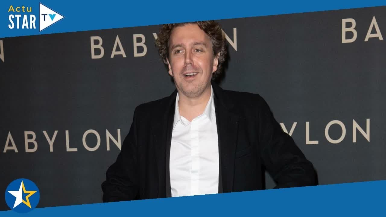 "Toute cette séquence m’a heurté" : Alex Vizorek évoque son départ de France Inter et tacle la direc