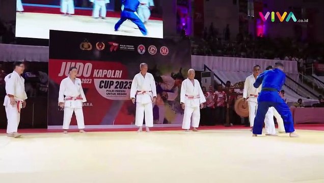 DUO GANTENG! Ford Ranger Raptor dan Everest Generasi Terbaru