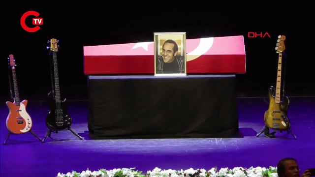 MFÖ Özkan'sız kaldı! Usta sanatçı Özkan Uğur'a veda...