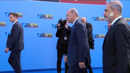 Cumhurbaşkanı Erdoğan'dan NATO Zirvesi'nde yoğun diplomasi mesaisi! Önce Macron'la sonra Sunak'la görüştü