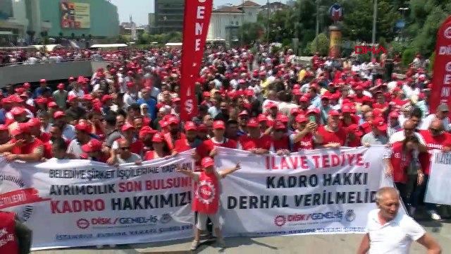 DİSK'e bağlı Genel İş Sendikası üyesi işçiler iş bıraktı