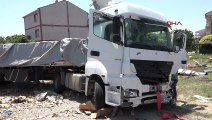Eskişehir'de Kırmızı Işıkta Geçen TIR'ın Çarptığı Otomobilde 1 Ölü, 1 Yaralı