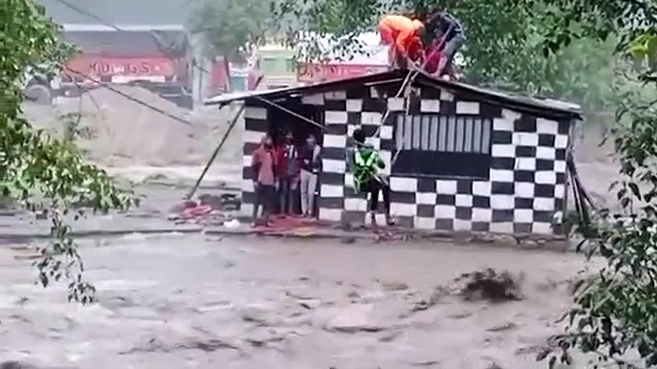 De fortes pluies ont provoqué des glissements d...