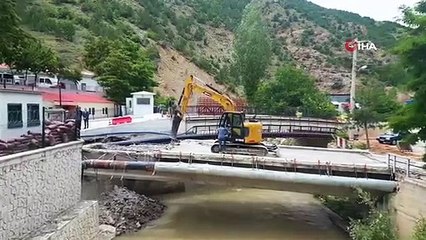 Gümüşhane'de riskli köprünün yıkımı başladı