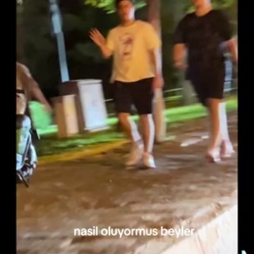 Yoldan geçen erkeklere laf atan kadın viral oldu! Nasıl oluyormuş beyler?