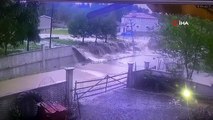 Le mur de soutènement de l'école n'a pas pu résister à l'inondation： Le moment de l'effondrement du mur est filmé
