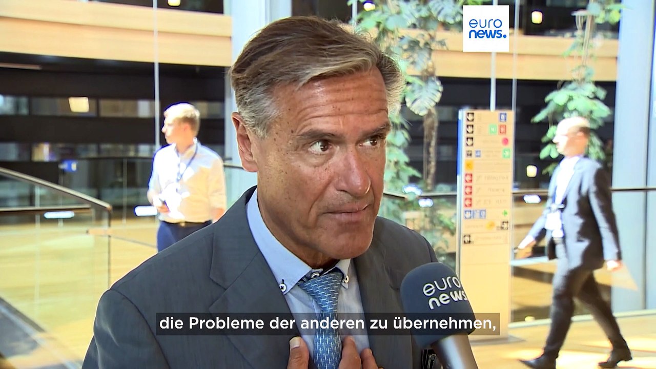 EU-Parlamentarier fordern EU-Such- und Rettungsmission wegen 'Schande' im Mittelmeer