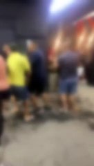 VÍDEO: Policial militar é espancado até desmaiar em festa