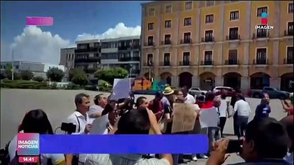 Periodistas se manifiestan frente al Palacio de Gobierno de Nayarit