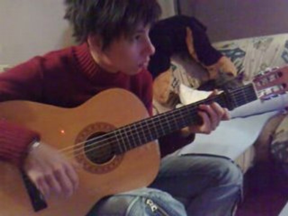 Emily apprend la guitare