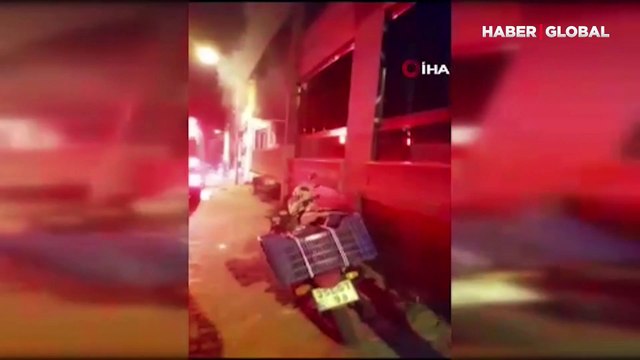 İzmir Selçuk'ta bir evde patlama! Panikleyen adam kendisini balkondan attı