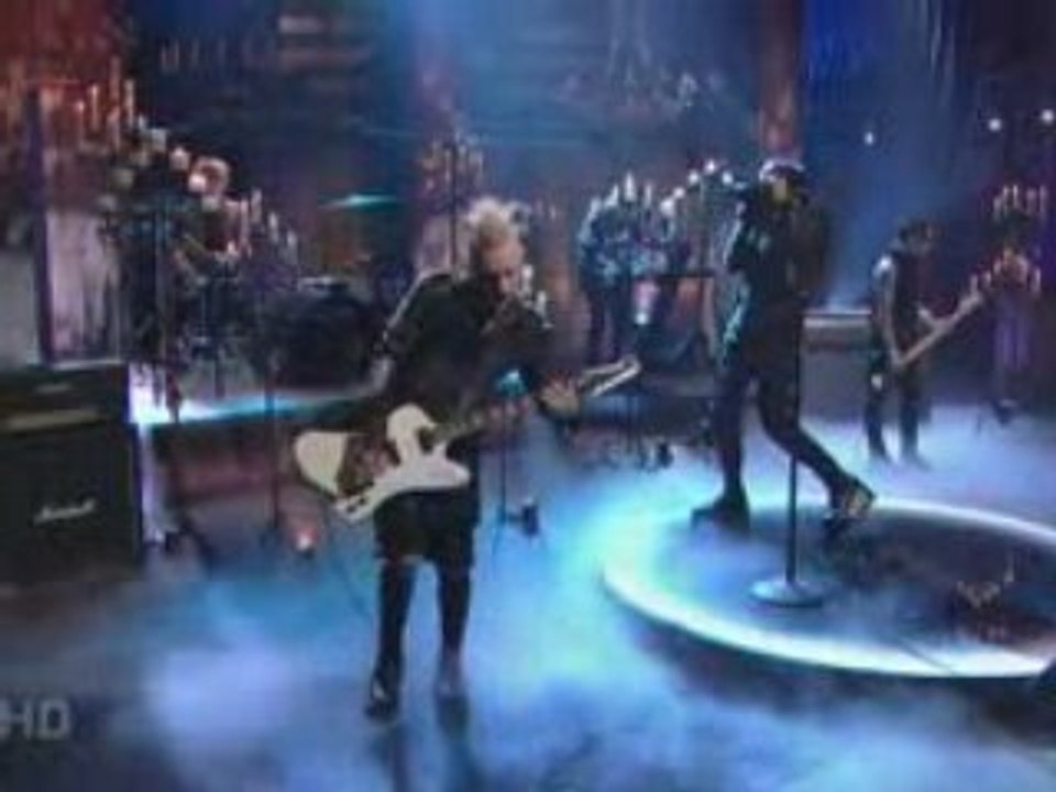 Marilyn Manson - Putting Holes In Happiness - live on leno