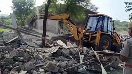 अपराधी राहुल के अवैध कब्जे पर गरजा बुलडोजर