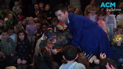 'The Dinomaniacs' Dinosaur show entertained kids at Bathurst Panthers
