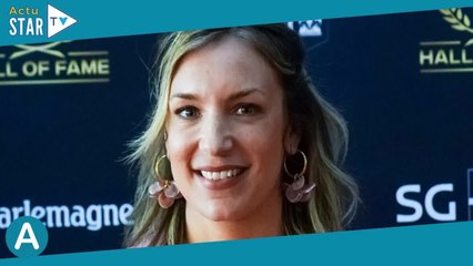 PHOTO Clémentine Sarlat recharge les "batteries" à la plage et affiche son physique de rêve en bikin