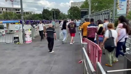 İstanbul'da metrobüslerde çalışmayan klimalar vatandaşı bezdirdi! Tepkiler çığ gibi