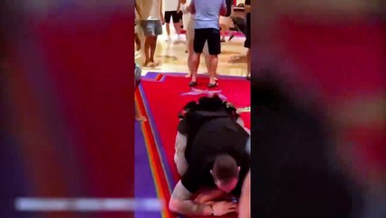 Otelde kıyamet koptu! Müşteriler birbirine girdi