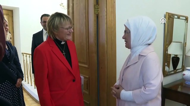 Emine Erdoğan, İsveç Başbakanı'nın eşine Kur'an-ı Kerim'e yapılan saygısızlıktan üzüntüsünü iletti