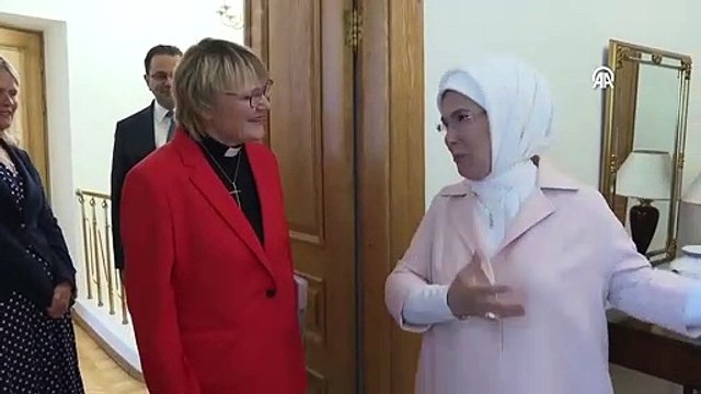 Emine Erdoğan, İsveç Başbakanı'nın eşine Kur'an-ı Kerim'e yapılan saygısızlıktan üzüntüsünü iletti