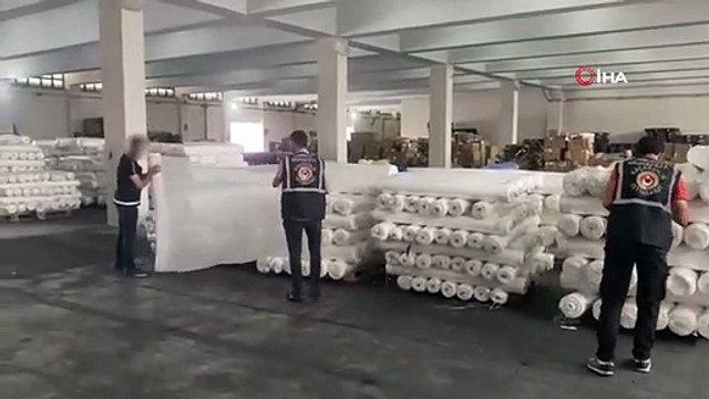 Tissu polyester de contrebande d'une valeur de 9 millions 300 mille lires saisi à Mersin