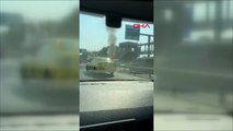 Kağıthane'de seyir halindeki kamyonet alev alev yandı