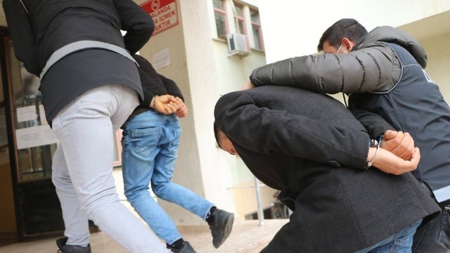 3 kilo külçe altın, 3 milyon liralık dövizin sırrı çözüldü