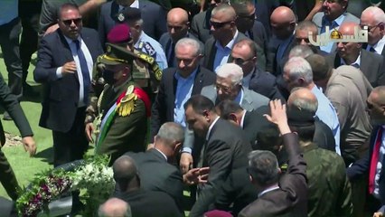 عباس في جنين في زيارة نادرة بعد أسبوع من عملية عسكرية إسرائيلية