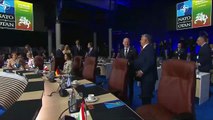 Liderët botërorë gati për mbledhjen, shefi i NATO-s i drejtohet Ramës: Ulu të fillojmë samitin