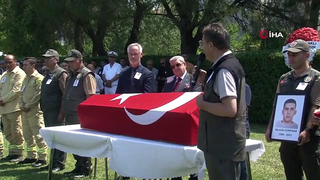 Orman yangınına müdahale ederken şehit düşen itfaiye eri son yolculuğuna uğurlandı