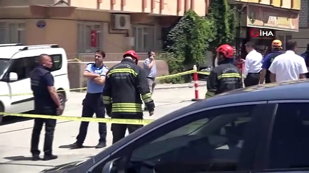 Mur latéral d'un immeuble de deux étages effondré à Gaziantep： 5 blessés