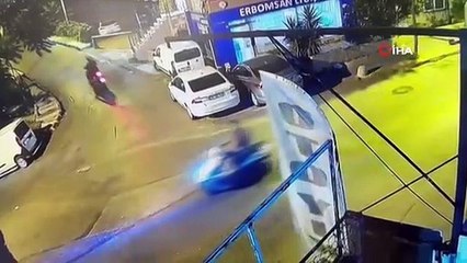 Şişli'de motosikletli kapkaççılar yolda yürüyen adamın telefonunu çaldı
