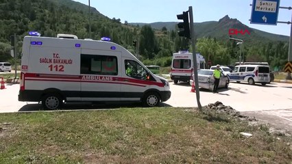 Une voiture violant les feux rouges a causé un accident à Tokat