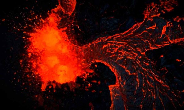 Volcán entra en erupción en Islandia