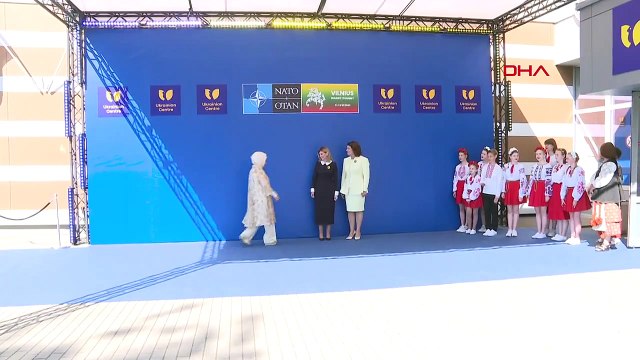 Emine Erdoğan, lider eşleriyle Ukrayna Merkezi'ni ziyaret etti