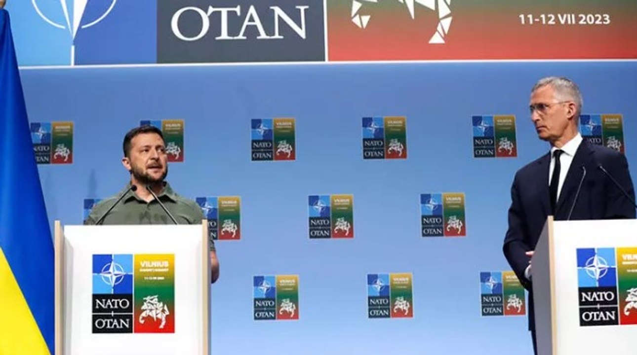 NATO Genel Sekreteri Jens Stoltenberg ve Ukrayna Devlet Başkanı Zelenski ortak basın toplantısı düzenledi