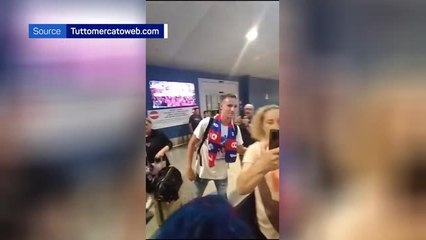 Gay footballer Jakub Jankto swarmed by fans in Cagliari