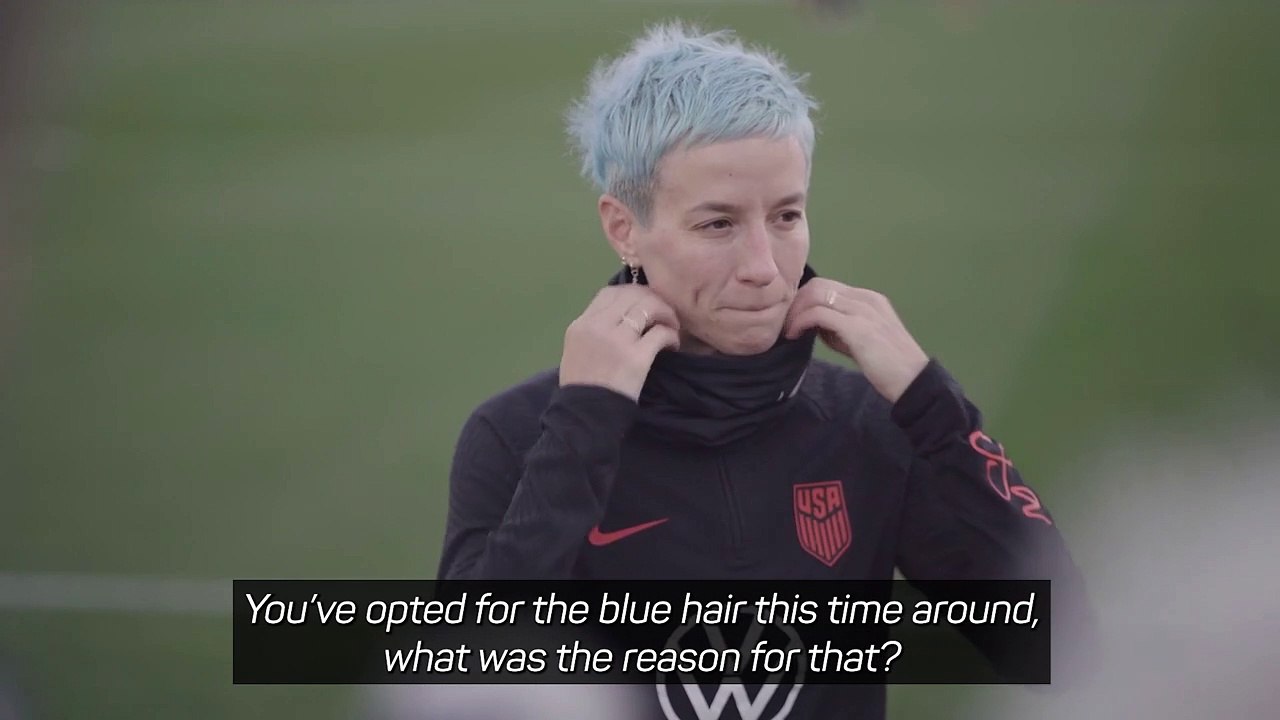 Which pop star inspired Rapinoe's blue hair?
